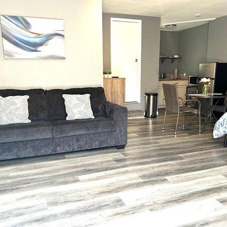Spacious Studio With Private Entry โมเรโนวัลเลย์ ภายนอก รูปภาพ