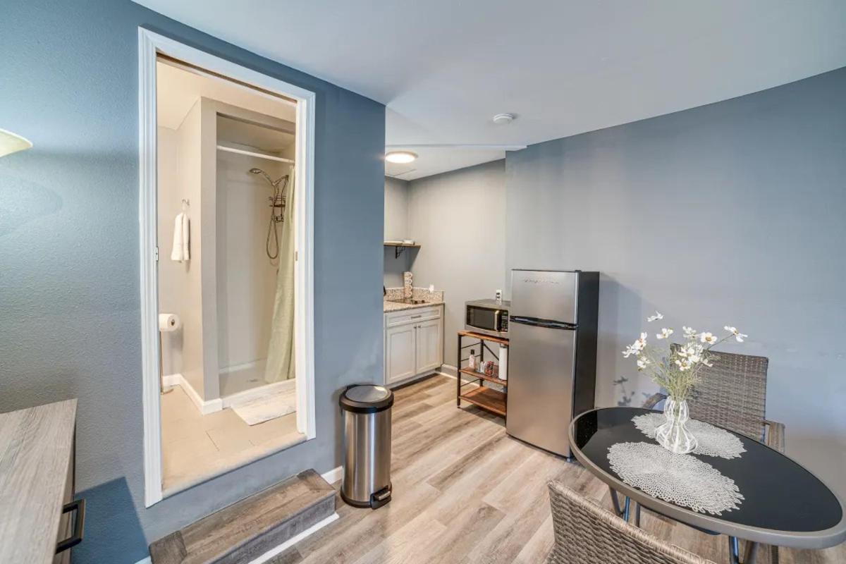 Spacious Studio With Private Entry โมเรโนวัลเลย์ ภายนอก รูปภาพ